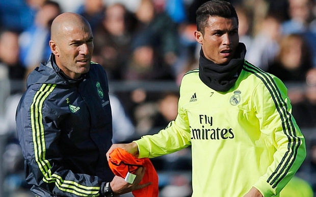 HLV Zinedine Zidane, Ronaldo, Ronaldo tăng cân, Zidane cảnh báo Ronaldo, La Liga, Bồ Đào Nha, Ronaldo chấn thương 