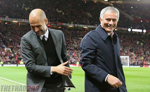Mourinho và Pep phản ứng thế nào sau trận derby Manchester? Mourinho, Pep Guardiola, MU 1-0 Man City, ket qua MU 1-0 Man City, ti so MU 1-0 Man City