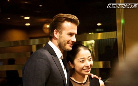 Hậu trường - Beckham 'hớn hở' giữa dàn chân dài ở Bắc Kinh (Hình 9).