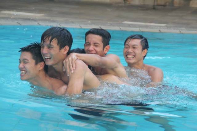 CHÙM ẢNH: U19 VN tập luyện tại khách sạn 5 sao