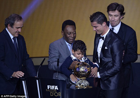 Ronaldo, Qua Bong vang FIFA 2013
