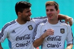 Sergio Aguero thuyết phục Lionel Messi về Man City Sergio Aguero thuyết phục Lionel Messi về Man City