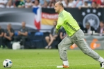 VIDEO: Thủ môn Hungary chuyền bóng đầy ngẫu hứng như Ronaldinho VIDEO: Thủ môn Hungary chuyền bóng đầy ngẫu hứng như Ronaldinho