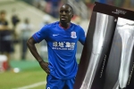 Lạnh sống lưng với phim chụp X-quang của Demba Ba Lạnh sống lưng với phim chụp X-quang của Demba Ba