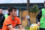 Xuân Trường đội mưa tập giáo án lạ cùng ĐTVN Xuân Trường đội mưa tập giáo án lạ cùng ĐTVN