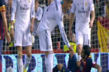 Video bóng đá: Tình huống hành xử đáng bị lên án của Dani Alves và Sergio Ramos Video bóng đá: Tình huống hành xử đáng bị lên án của Dani Alves và Sergio Ramos