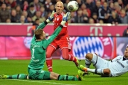 VIDEO: Với Robben, việc tìm một khoảng trống để ghi bàn là quá dễ dàng VIDEO: Với Robben, việc tìm một khoảng trống để ghi bàn là quá dễ dàng