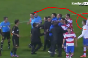 VIDEO: Cầu thủ La Liga từng bị treo giò 3 tháng vì ném chai nước vào mặt trọng tài VIDEO: Cầu thủ La Liga từng bị treo giò 3 tháng vì ném chai nước vào mặt trọng tài