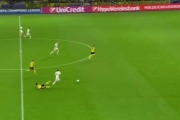 VIDEO: 2 tình huống đầy kinh nghiệm của cầu thủ Dortmund vs Real VIDEO: 2 tình huống đầy kinh nghiệm của cầu thủ Dortmund vs Real