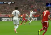 Video bóng đá: Pha xử lý ngẫu hứng của CR7 cho đồng đội Video bóng đá: Pha xử lý ngẫu hứng của CR7 cho đồng đội