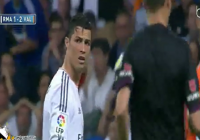 Ronaldo nổi cáu với pha xử lý không tốt của Morata khi Real đang bị dẫn bàn Ronaldo nổi cáu với pha xử lý không tốt của Morata khi Real đang bị dẫn bàn