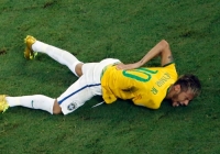 Neymar nhờ 'thần y' Enric Caceres chữa trị chấn thương Neymar nhờ 'thần y' Enric Caceres chữa trị chấn thương