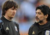 Không được mời làm HLV, Maradona chê Argentina đá kém Không được mời làm HLV, Maradona chê Argentina đá kém