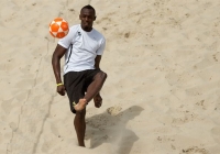 VIDEO: Màn đánh bóng chuyền như bóng đá đẳng cấp của Usain Bolt VIDEO: Màn đánh bóng chuyền như bóng đá đẳng cấp của Usain Bolt