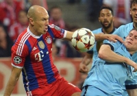 VIDEO: Robben lại ăn vạ kiếm penalty trước Man City VIDEO: Robben lại ăn vạ kiếm penalty trước Man City