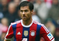 VIDEO: Pha sút phạt đầy tinh quái của Xabi Alonso và các cầu thủ Bayern VIDEO: Pha sút phạt đầy tinh quái của Xabi Alonso và các cầu thủ Bayern