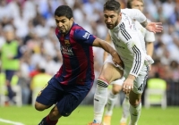 Suarez tinh quái tóm gọn 'chỗ hiểm' của Ramos Suarez tinh quái tóm gọn 'chỗ hiểm' của Ramos