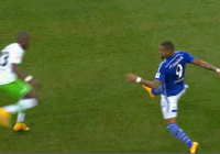 VIDEO: Pha kiến tạo không cần nhìn của Kevin Boateng VIDEO: Pha kiến tạo không cần nhìn của Kevin Boateng