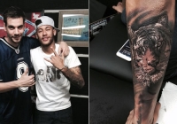 Neymar ghi bàn nhờ hình xăm mới? Neymar ghi bàn nhờ hình xăm mới?