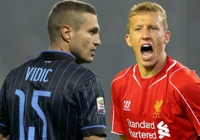 Bất ngờ: Liverpool muốn đổi Lucas lấy Vidic Bất ngờ: Liverpool muốn đổi Lucas lấy Vidic