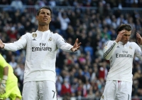 VIDEO: Ronaldo lại 'nổi sung' lên vì Bale không chịu chuyền bóng VIDEO: Ronaldo lại 'nổi sung' lên vì Bale không chịu chuyền bóng