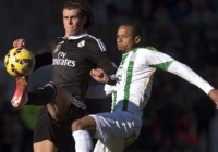Video clip bàn thắng: Cordoba 1-2 Real Madrid - Chiếc thẻ đỏ lãng xẹt của CR7 Video clip bàn thắng: Cordoba 1-2 Real Madrid - Chiếc thẻ đỏ lãng xẹt của CR7
