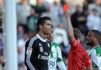 VIDEO: Ronaldo nhận thẻ đỏ trực tiếp sau pha đánh nguội với Edimar VIDEO: Ronaldo nhận thẻ đỏ trực tiếp sau pha đánh nguội với Edimar