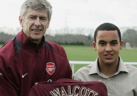 Top 5 bản hợp đồng tháng Giêng thành công nhất của Arsenal Top 5 bản hợp đồng tháng Giêng thành công nhất của Arsenal