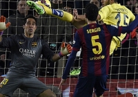 Barcelona rơi vào cảnh ‘gà nhà đá nhau’ Barcelona rơi vào cảnh ‘gà nhà đá nhau’