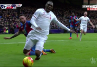 VIDEO: Benteke ăn vạ khéo léo mang về 1 quả penalty cho Liverpool VIDEO: Benteke ăn vạ khéo léo mang về 1 quả penalty cho Liverpool