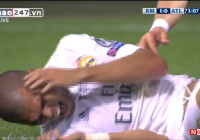 VIDEO: Tình huống ăn vạ thô thiển của Pepe trước Atletico VIDEO: Tình huống ăn vạ thô thiển của Pepe trước Atletico