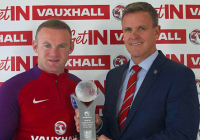 Rooney nhận giải xuất sắc nhất nước Anh Rooney nhận giải xuất sắc nhất nước Anh