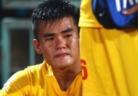 Cầu thủ Hải Phòng 'cười rồi lại khóc' vì mất ngôi đầu Cầu thủ Hải Phòng 'cười rồi lại khóc' vì mất ngôi đầu