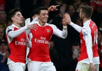 Sanchez tỏa sáng, Arsenal hòa hú vía trước PSG Sanchez tỏa sáng, Arsenal hòa hú vía trước PSG