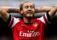 Arsenal có khác gì… Bendtner Arsenal có khác gì… Bendtner