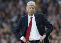 Arsenal mất trụ cột đến hết năm 2016 Arsenal mất trụ cột đến hết năm 2016