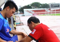 Huy Hùng chấn thương, có thể lỡ trận gặp CHDCND Triều Tiên Huy Hùng chấn thương, có thể lỡ trận gặp CHDCND Triều Tiên
