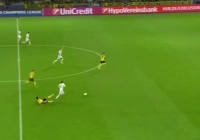 VIDEO: 2 tình huống đầy kinh nghiệm của cầu thủ Dortmund vs Real VIDEO: 2 tình huống đầy kinh nghiệm của cầu thủ Dortmund vs Real