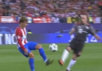 VIDEO: Griezmann xử lý tinh tế biến Ribery thành 'gã hề' VIDEO: Griezmann xử lý tinh tế biến Ribery thành 'gã hề'