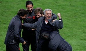 HLV Mourinho đi vào lịch sử sau chức vô địch Europa League HLV Mourinho đi vào lịch sử sau chức vô địch Europa League