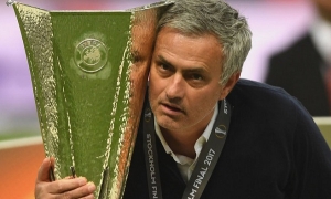 Lộ diện bản danh sách cầu mua sắm của Mourinho Lộ diện bản danh sách cầu mua sắm của Mourinho