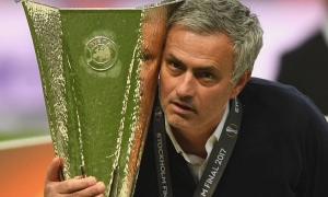 HLV Mourinho đi vào lịch sử sau chức vô địch Europa League HLV Mourinho đi vào lịch sử sau chức vô địch Europa League