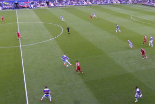 Video bóng đá: Pha chuyền bóng bằng gót như Ronaldinho của Ravel Morrison Video bóng đá: Pha chuyền bóng bằng gót như Ronaldinho của Ravel Morrison