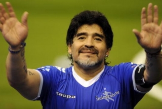 VIDEO: Maradona vẫn giữ được kỹ thuật điêu luyện ở tuổi 53 VIDEO: Maradona vẫn giữ được kỹ thuật điêu luyện ở tuổi 53