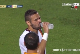 VIDEO: Trận đấu Real - Roma cũng nghỉ uống nước như ở World Cup VIDEO: Trận đấu Real - Roma cũng nghỉ uống nước như ở World Cup