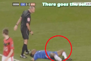 VIDEO: Tình huống siêu hài của Drogba ở đại chiến Chelsea vs Man Utd VIDEO: Tình huống siêu hài của Drogba ở đại chiến Chelsea vs Man Utd