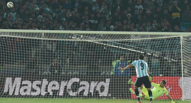 VIDEO: Higuain góp phần khiến Argentina 3 năm liên tiếp ôm hận VIDEO: Higuain góp phần khiến Argentina 3 năm liên tiếp ôm hận
