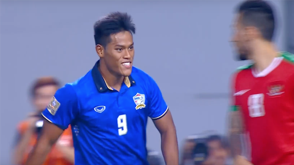 VIDEO: Siroch Chatthong ghi bàn chóng vánh ngay đầu hiệp 2 VIDEO: Siroch Chatthong ghi bàn chóng vánh ngay đầu hiệp 2