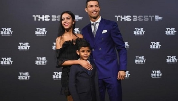 Tin HOT thể thao tối 7/3: Kiều nữ của CR7 lộ quá khứ vất vả Tin HOT thể thao tối 7/3: Kiều nữ của CR7 lộ quá khứ vất vả
