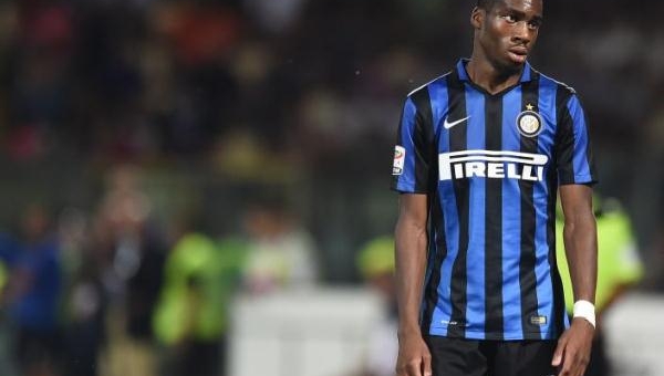 VIDEO: Sao Inter Milan phản lưới khó tin từ khoảng cách 40m VIDEO: Sao Inter Milan phản lưới khó tin từ khoảng cách 40m